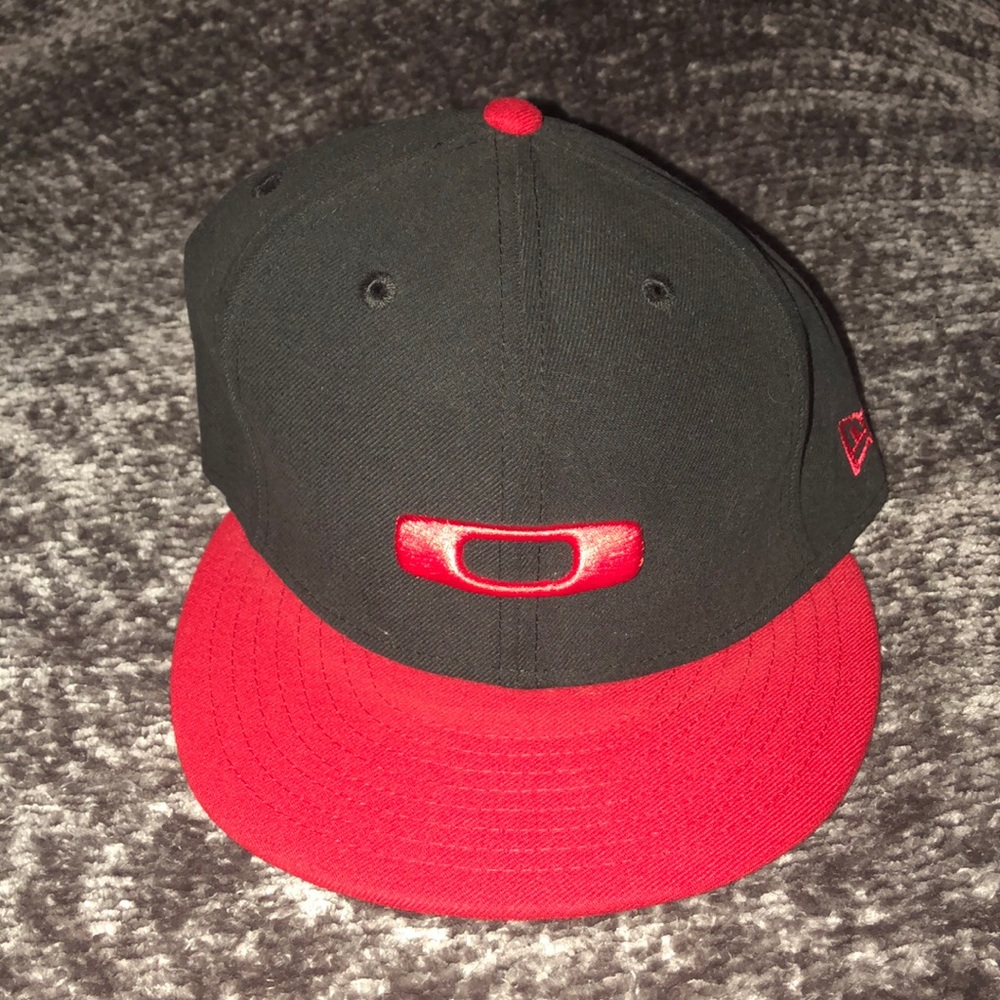 Oakley new era hat size 7 3/8